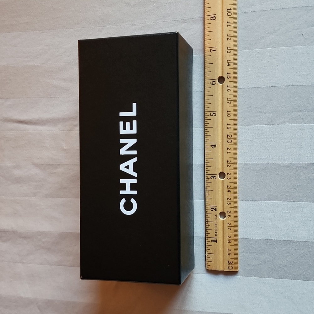 Genuine Channel Eyeglass Box (empty) - Picture 8 of 8